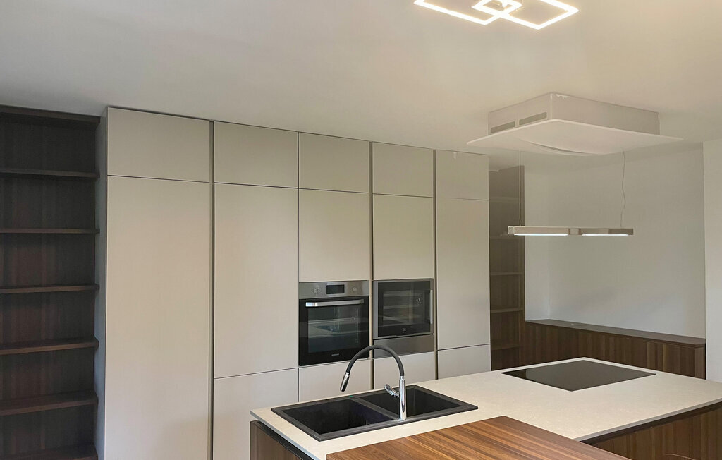 Villa 320 m² à Rome : piscine, jardin et équipements familiaux - Photo 8