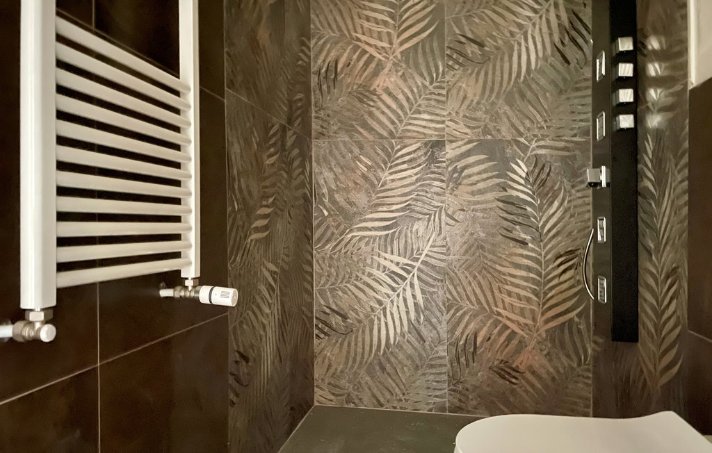 Villa 320 m² à Rome : piscine, jardin et équipements familiaux - Photo 9