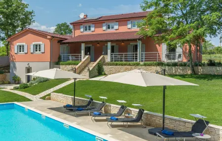 Location maison à Modrusani, Villa Tre Colonne