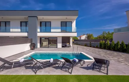 Location maison à Nin, Villa Bura