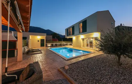 Location maison à Sestanovac