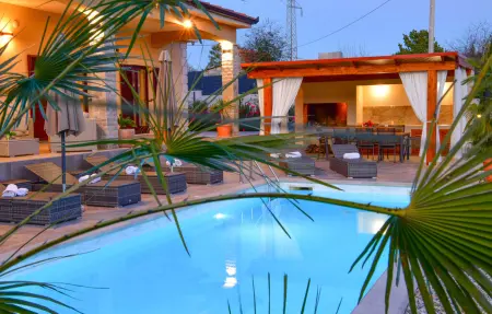 Villa Raviola, Maison 10 personnes à Sinj - Photo 1