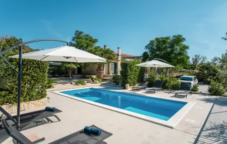 Location maison à Novalja