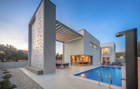 Location maison à Sveti Filip i Jakov, Villa Activia