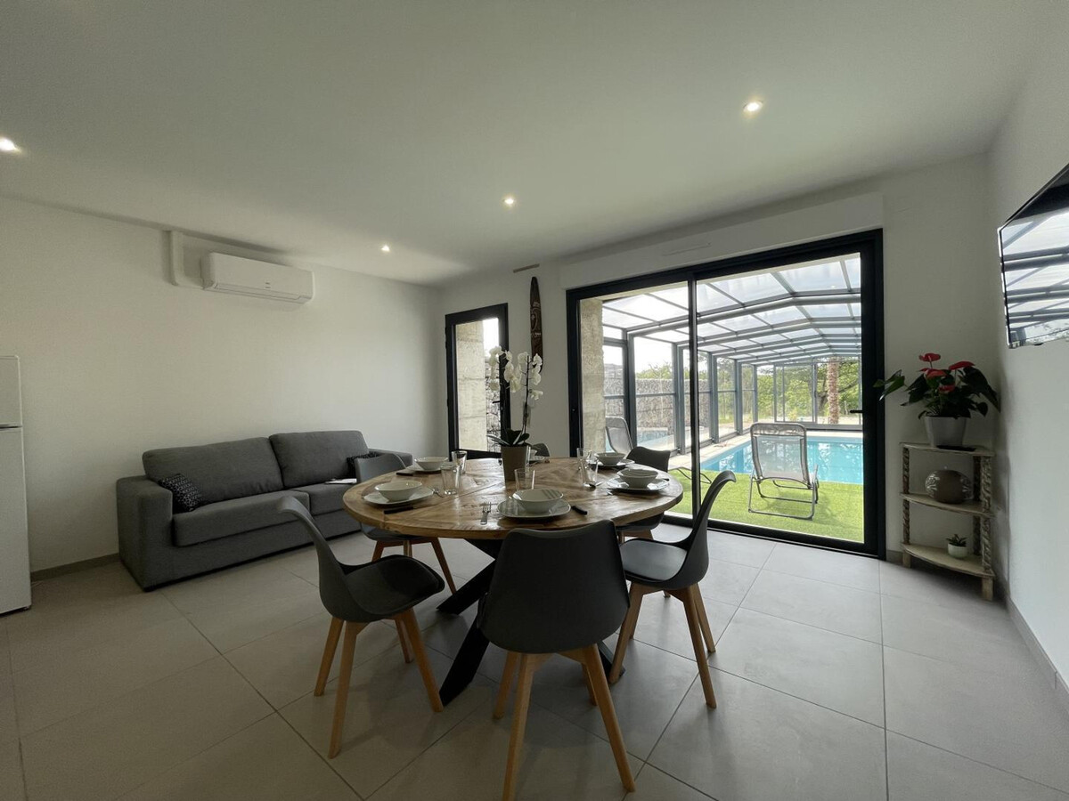 Gîte rénové piscine chauffée et spa à Couzon - Photo 6