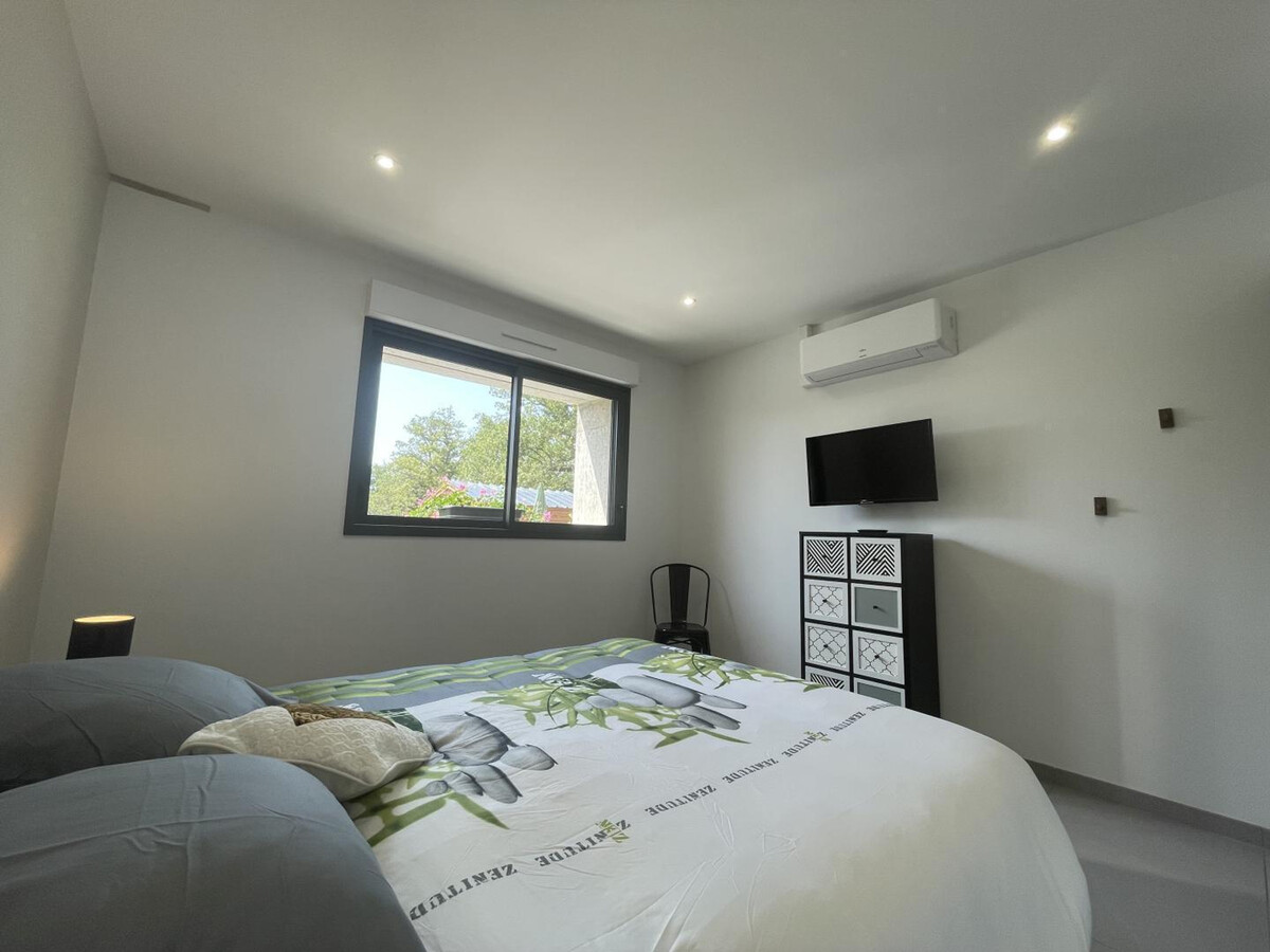 Gîte rénové piscine chauffée et spa à Couzon - Photo 9