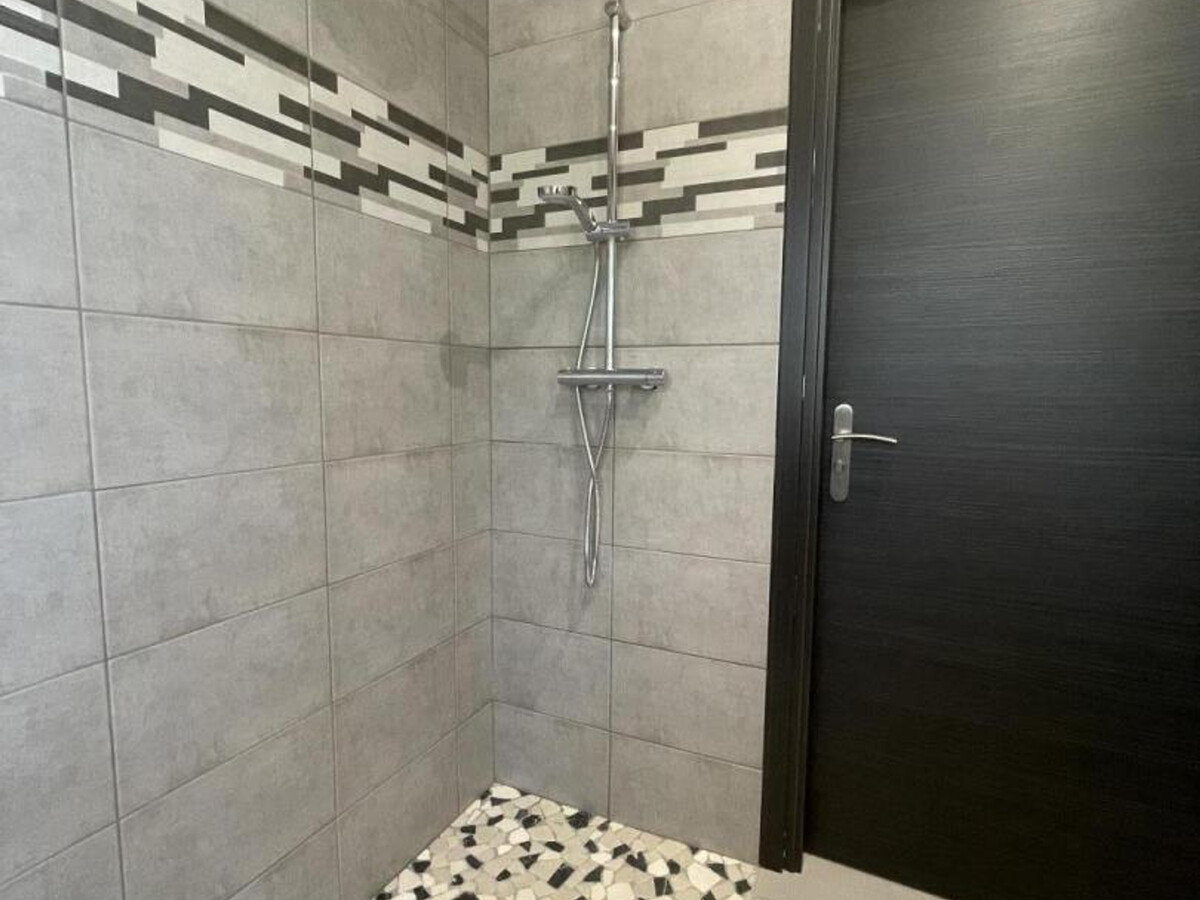 Gîte rénové piscine chauffée et spa à Couzon - Photo 14