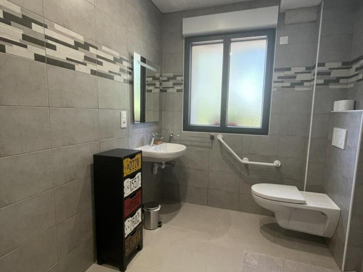 Gîte rénové piscine chauffée et spa à Couzon - Photo 16