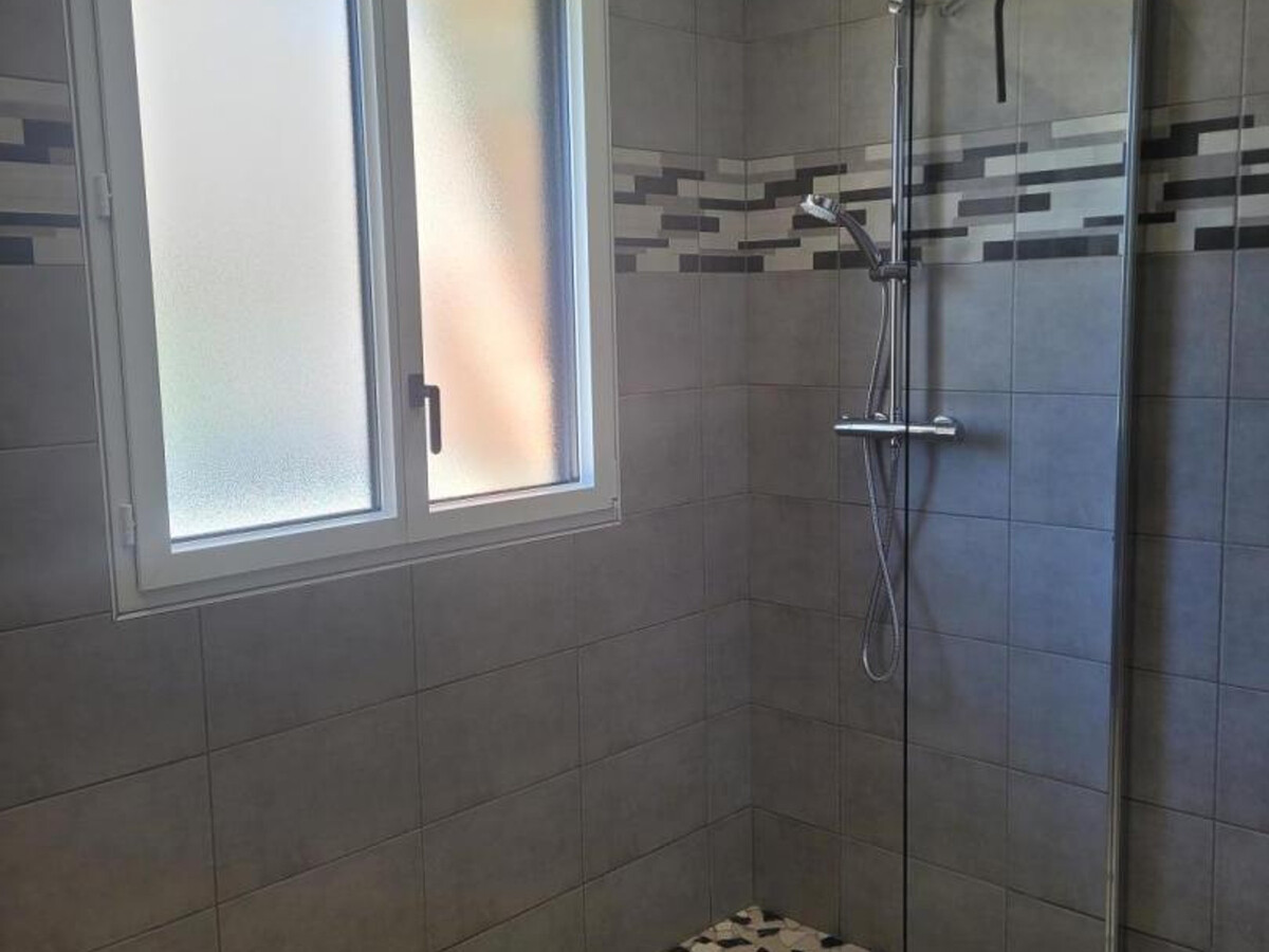 Gîte rénové piscine chauffée et spa à Couzon - Photo 32