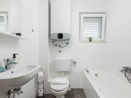 Maison Noveanni avec piscine privée à Krk : photo 37