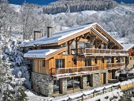 Location chalet à Saint Martin de Belleville, Chalet de Luxe avec Piscine Intérieure, Hammam, Cinéma et Plus au Cœur des Belleville