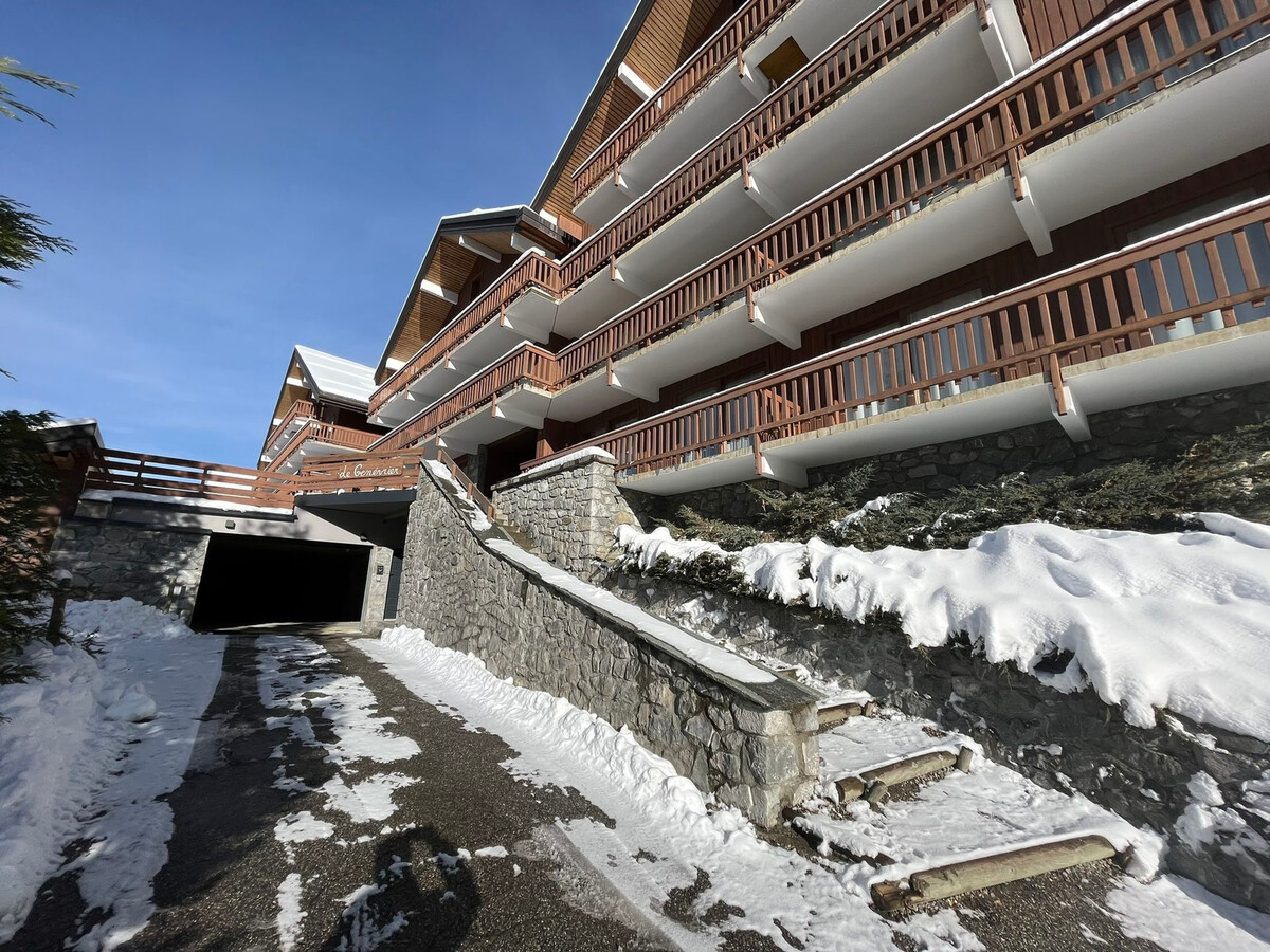 Appartement lumineux rénové avec balcon et parking - Photo 15