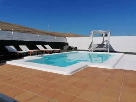 Maison Famara à Playa Blanca, piscine chauffée : photo 2