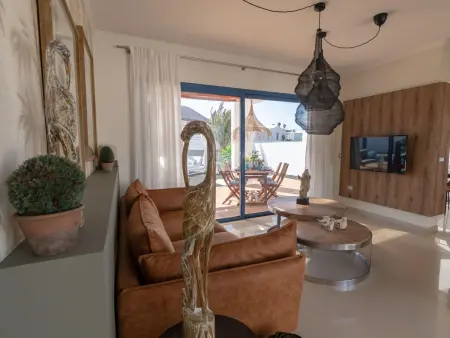 Maison Famara à Playa Blanca, piscine chauffée : photo 3