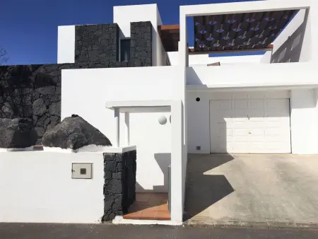 Maison Famara à Playa Blanca, piscine chauffée : photo 6