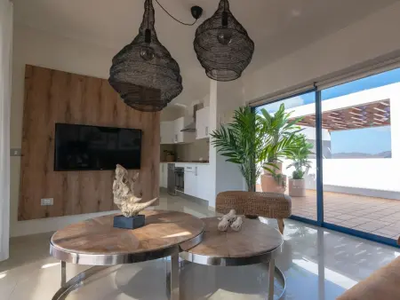 Maison Famara à Playa Blanca, piscine chauffée : photo 7
