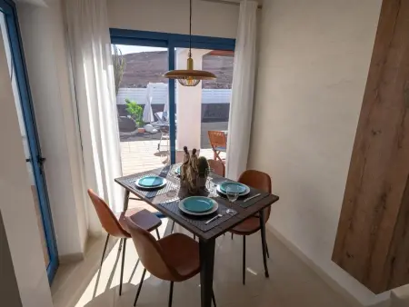 Maday, maison 2 chambres avec piscine à Playa Blanca : photo 4