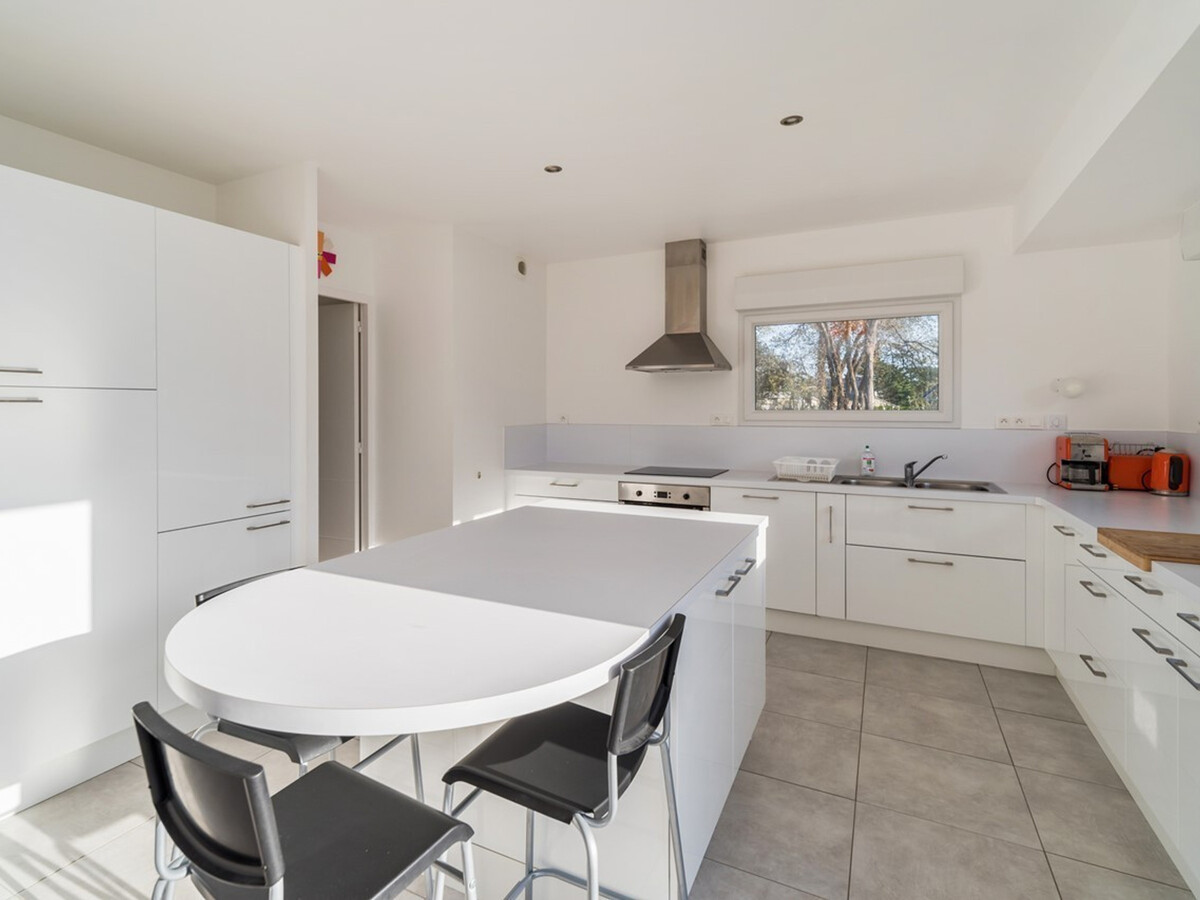 Villa lumineuse 4 étoiles, 50m de la plage, jardin clos, tranquillité à Trégastel - Photo 3