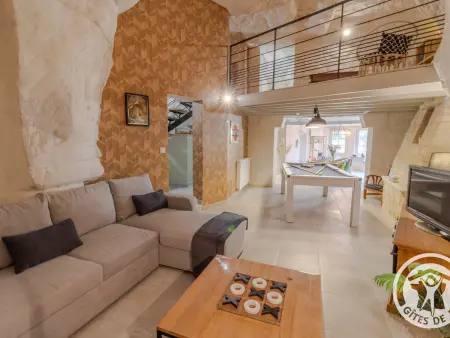 Gîte troglodyte avec jacuzzi et billard aux Ulmes : photo 2