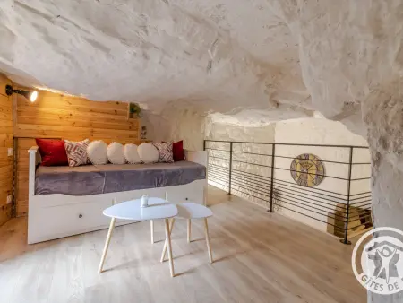 Gîte troglodyte avec jacuzzi et billard aux Ulmes : photo 22