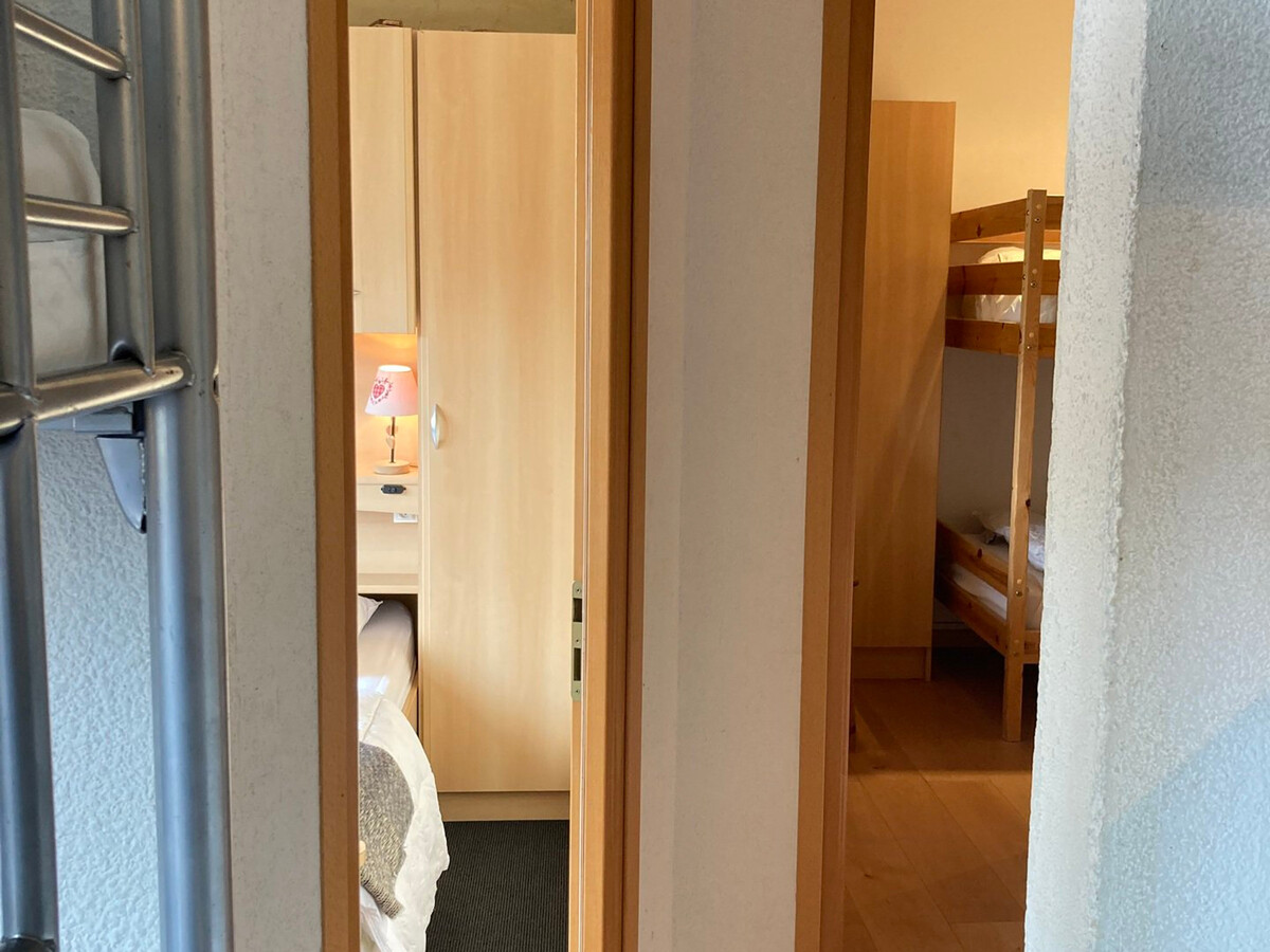 Appart 2 pièces 6 pers, 8e étage, vue montagne - Photo 9