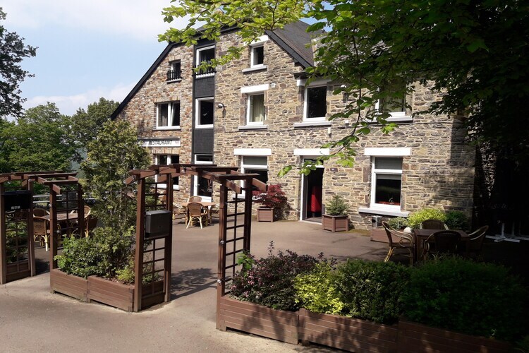 Les 5 Ourthes – Lodge 28 pers., 13 chambres à Houffalize - Photo 1