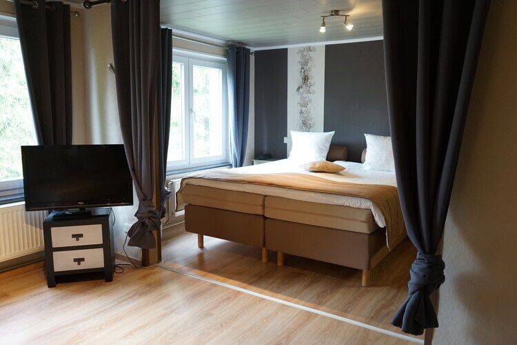 Les 5 Ourthes – Lodge 28 pers., 13 chambres à Houffalize - Photo 3