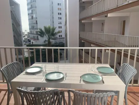 Appartement 2 chambres en 2e ligne de plage à Roses, terrasse 15 m² : photo 2
