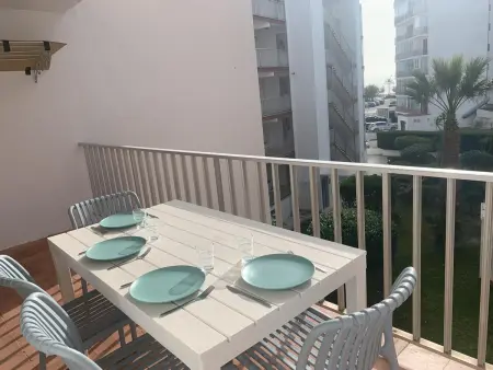 Appartement 2 chambres en 2e ligne de plage à Roses, terrasse 15 m² : photo 3