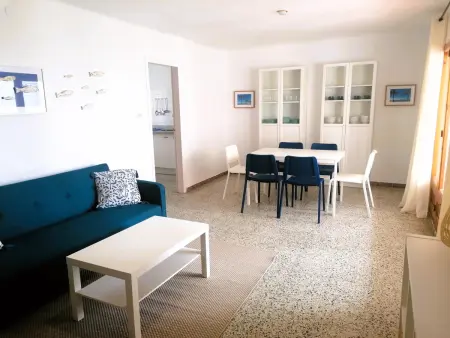 Appartement 2 chambres en 2e ligne de plage à Roses, terrasse 15 m² : photo 4