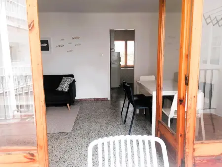 Appartement 2 chambres en 2e ligne de plage à Roses, terrasse 15 m² : photo 5