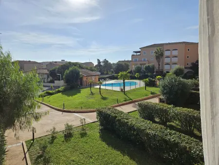 Location appartement à Sari Solenzara, Appart 2 chambres avec piscine, à 150 m de la plage