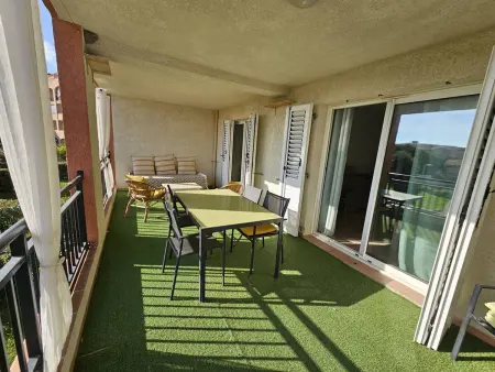 Appart 2 chambres avec piscine à Sari-Solenzara : photo 3