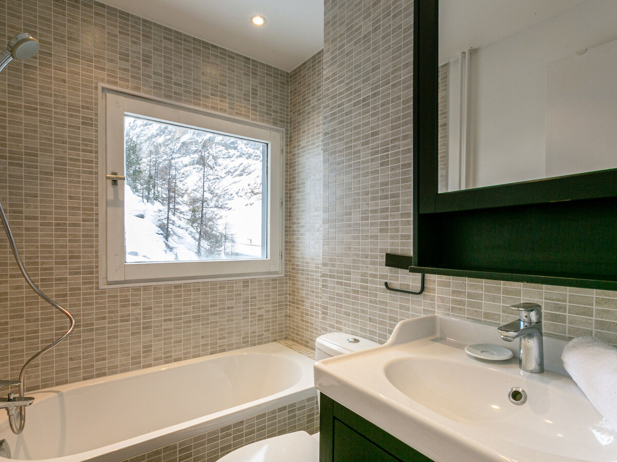 Appartement 3 pièces cabine Val-d'Isère, skis aux pieds - Photo 11