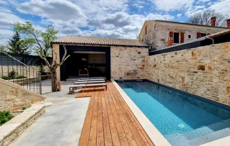 Location maison à Tinjan, Villa Qualia