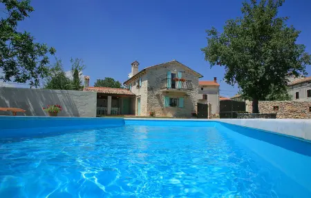 Location maison de vacances à Barban