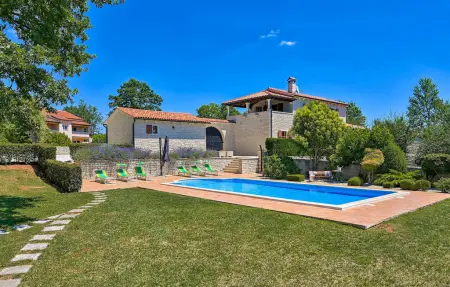 Location maison à Tinjan