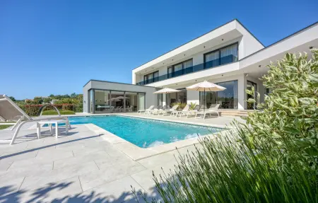 Location maison à Tinjan, Villa Blanka