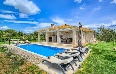 Location maison à Drnis, Villa Mary