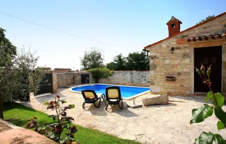 Location maison à Tinjan