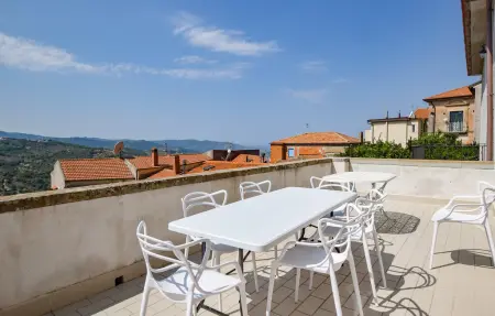 Palazzo Guglielmotti, Maison 10 personnes à Giungano - Photo 1