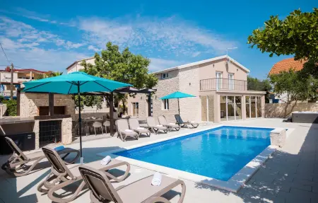 Location maison à Vir, Villa One Oak