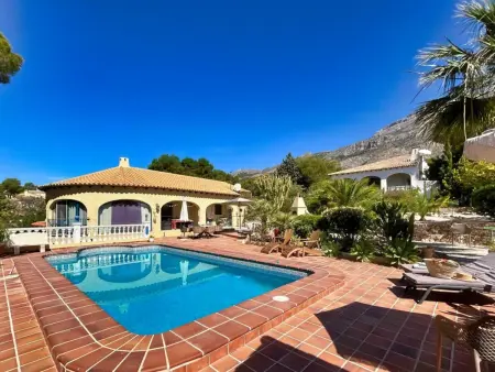 Location villa à Altea, Villa 6 Pers à Altea avec piscine privée et climatisation, proche plage