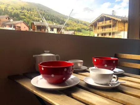 Superbe 2 pièces avec balcon, cheminée et au pied des pistes : photo 5
