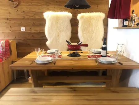 Superbe 2 pièces avec balcon, cheminée et au pied des pistes : photo 7