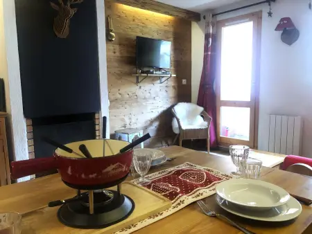 Superbe 2 pièces avec balcon, cheminée et au pied des pistes : photo 8