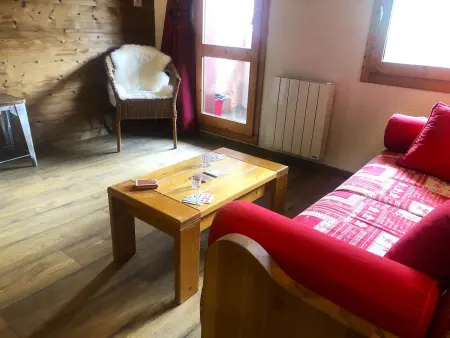 Superbe 2 pièces avec balcon, cheminée et au pied des pistes : photo 9