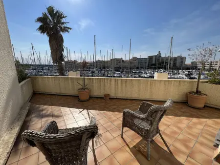 Location appartement à Port Leucate, Appartement rénové 1 chambre + cabine, parking privé, à 400m de la plage