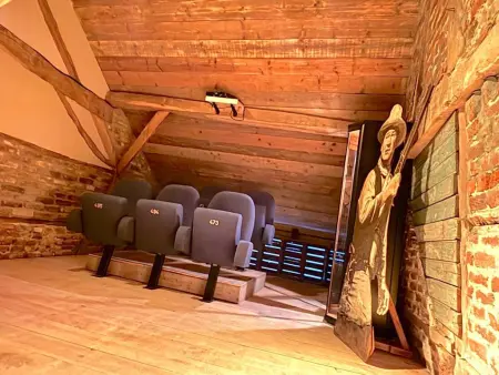 Maison Cuberdon à Riemst : 3 chambres, baby-foot et cinéma : photo 53