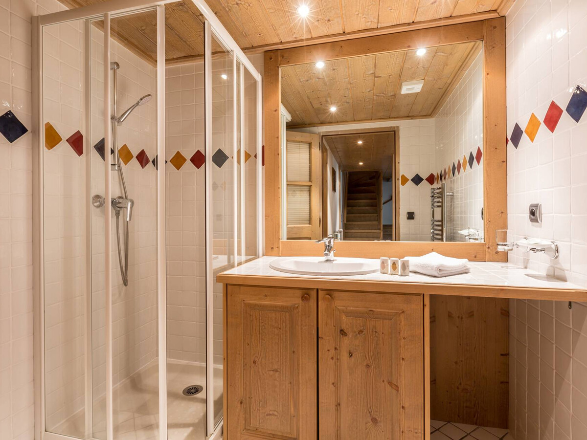 Duplex 4 Ch. 140 m² avec piscine, spa et ski aux pistes - Photo 5